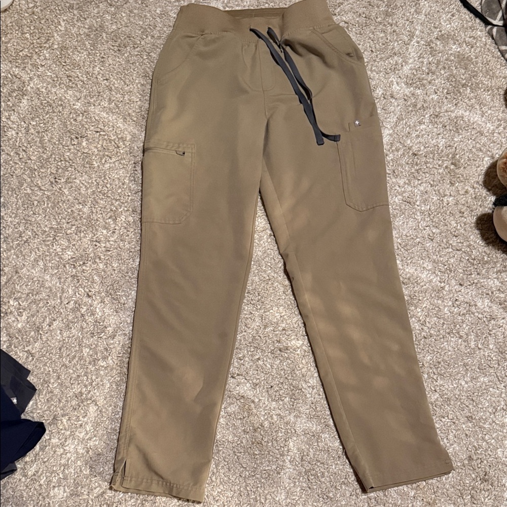 Figs Olive-Taupe Scrub Top & Drawstring Pants - Picture 4 of 5
